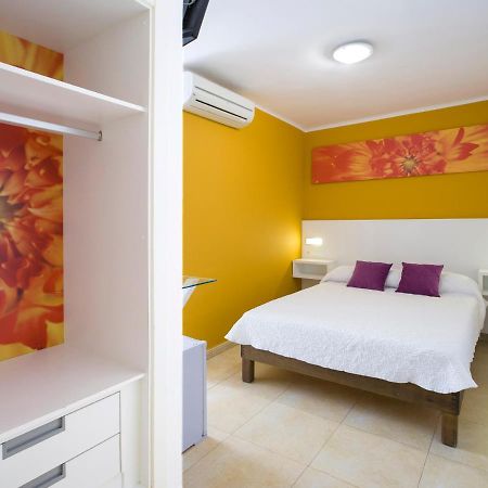Hostal Costa Blanca Ibiza Town Exterior photo