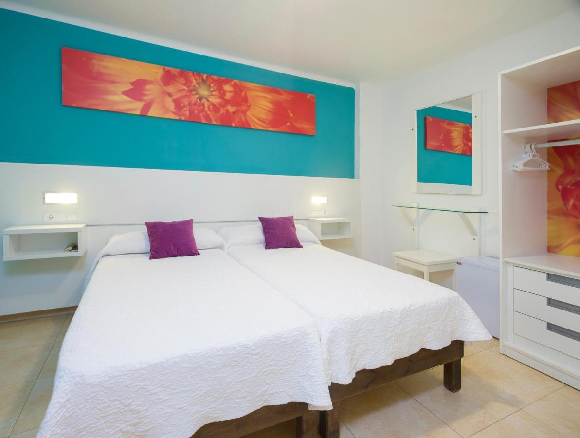 Hostal Costa Blanca Ibiza Town Exterior photo