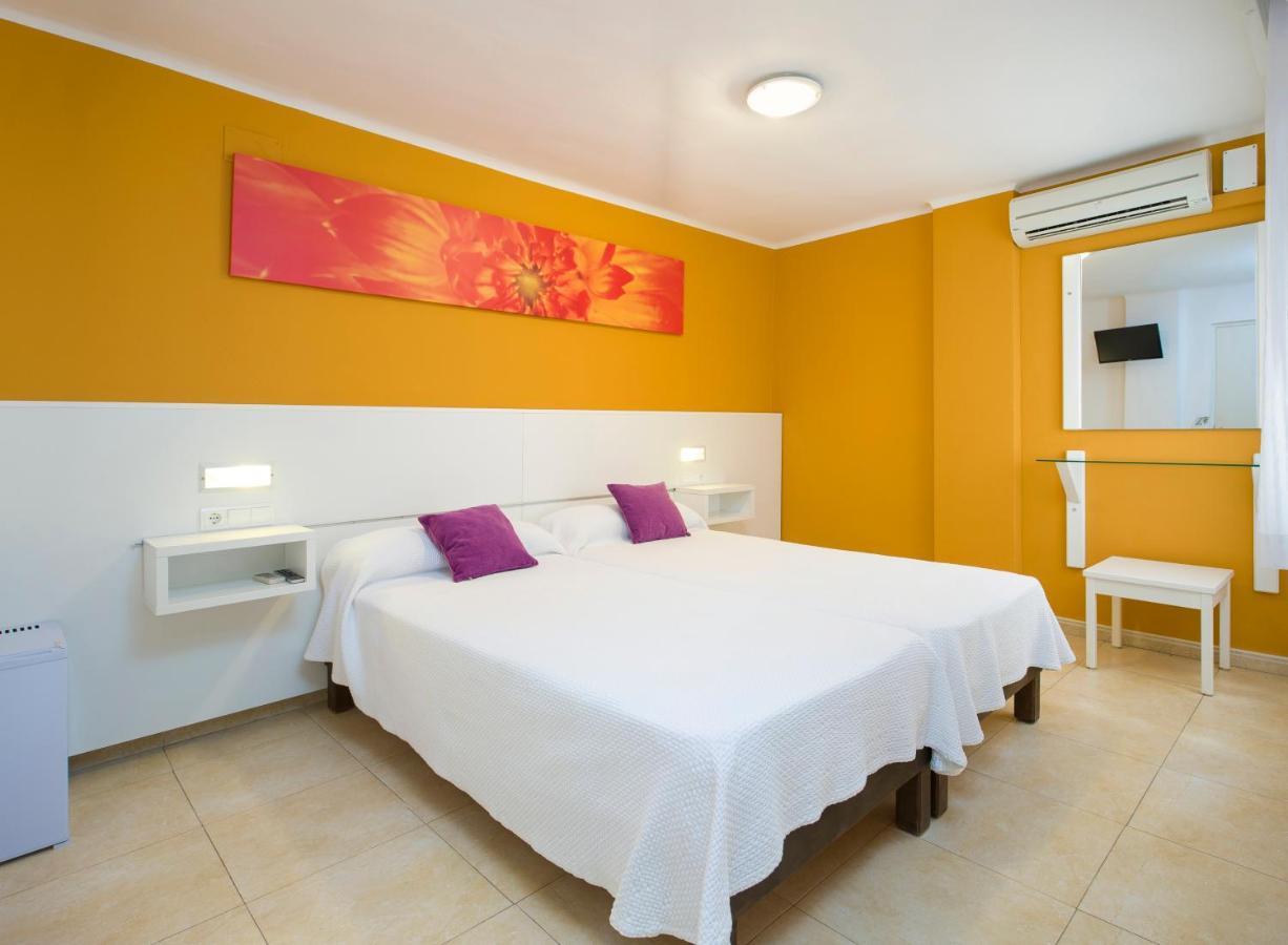 Hostal Costa Blanca Ibiza Town Exterior photo