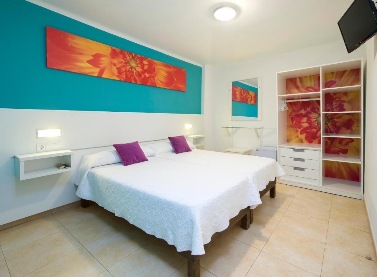 Hostal Costa Blanca Ibiza Town Exterior photo