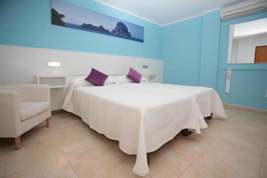 Hostal Costa Blanca Ibiza Town Exterior photo