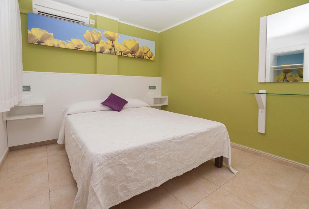 Hostal Costa Blanca Ibiza Town Exterior photo